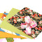 Traditionelles japanisches Origami-Papier, bunt gemustert und einfarbig